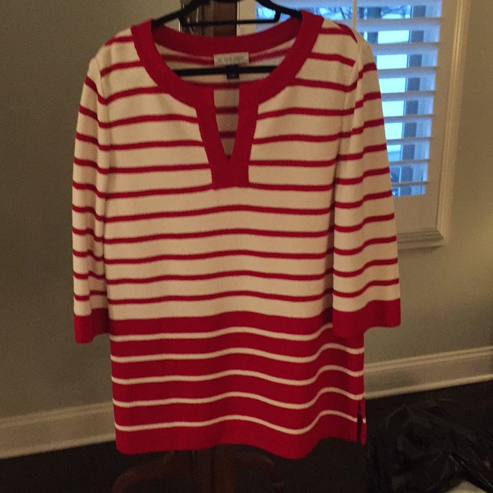 St John Sport Knot Top